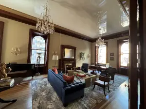 painting contractor New York before and after photo 1744388974261_interior-painting1